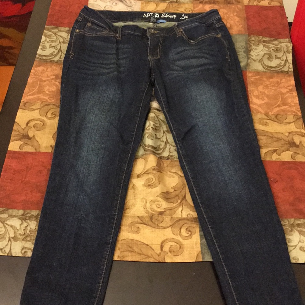 Jeans - Picture 2 of 3